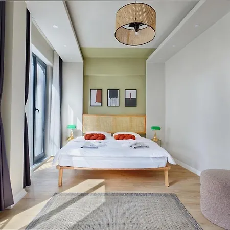 By Abraham Galata Apartmán