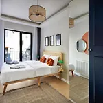 By Abraham Galata Appartement