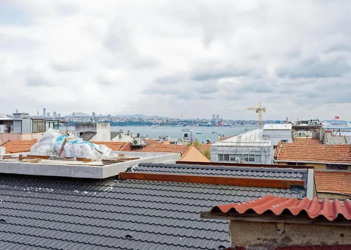 公寓 By Abraham Galata