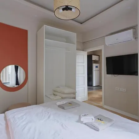 Appartement By Abraham Galata