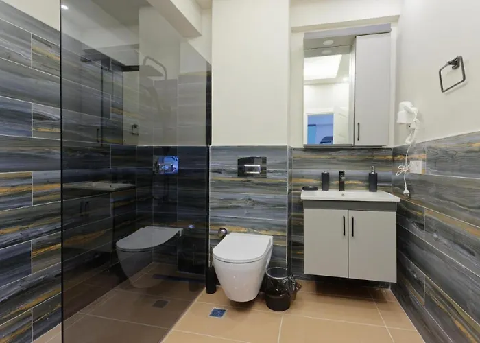 Apartment By Abraham Galata *