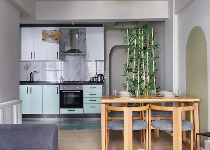 Apartment By Abraham Galata *